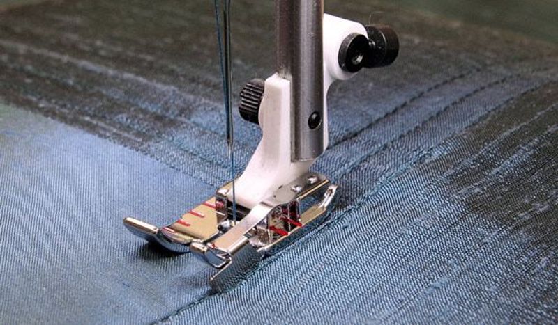 Husqvarna viking 1/4 qulitefot medv ovalt hul og idf system kate